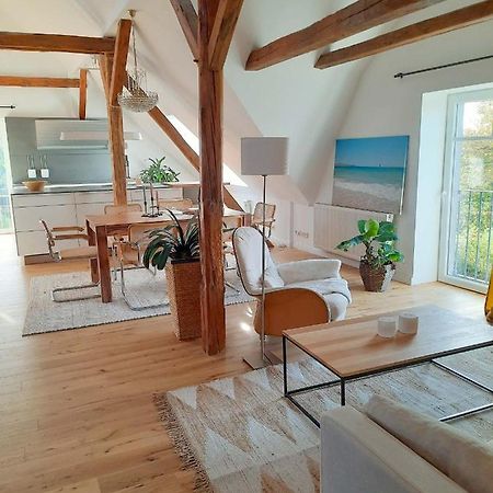Luxurioeses Loft Mit Schoenem Blick Тремсбюттель Экстерьер фото